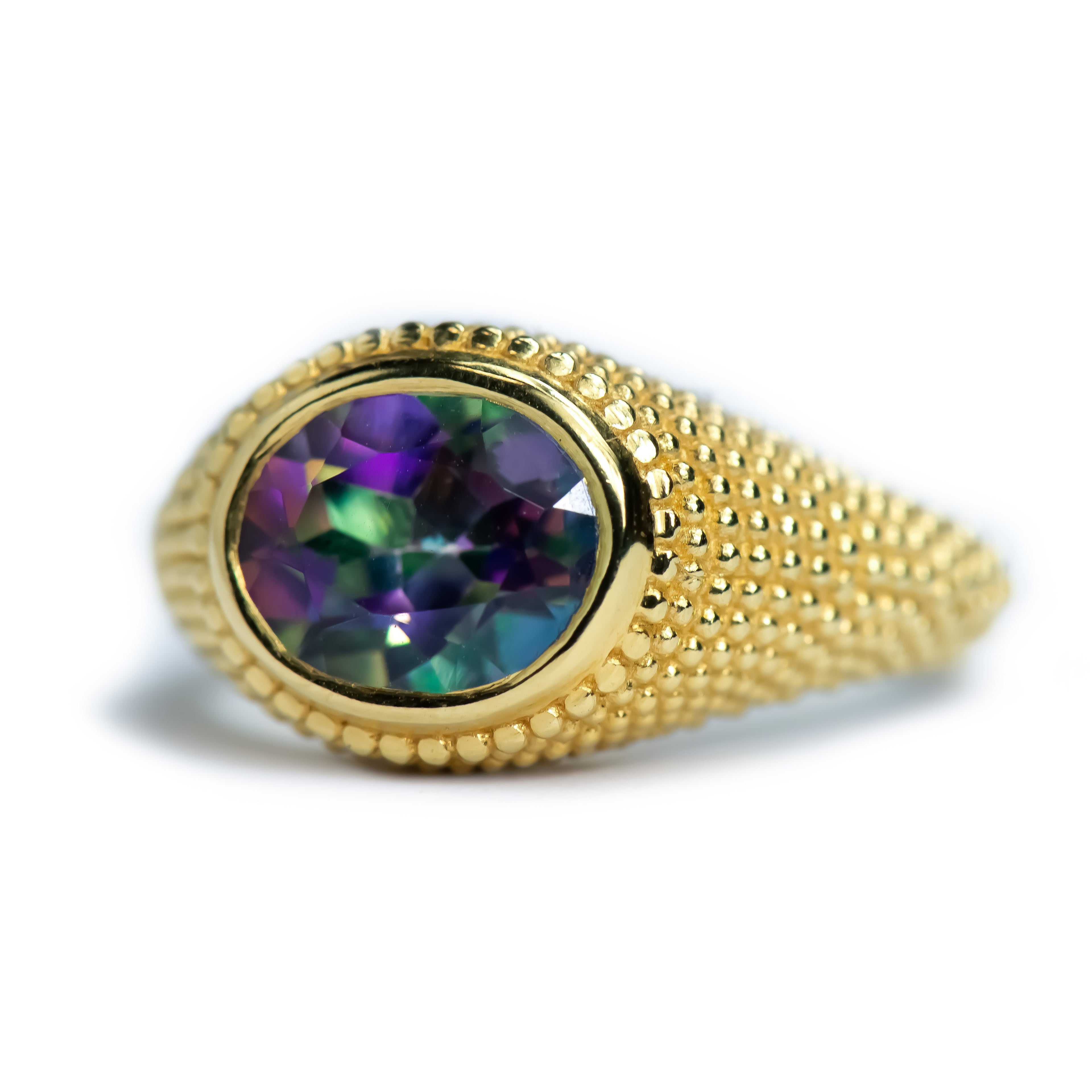 Nubia Oval Mystic Topaz Gelbgoldring Größe 7US