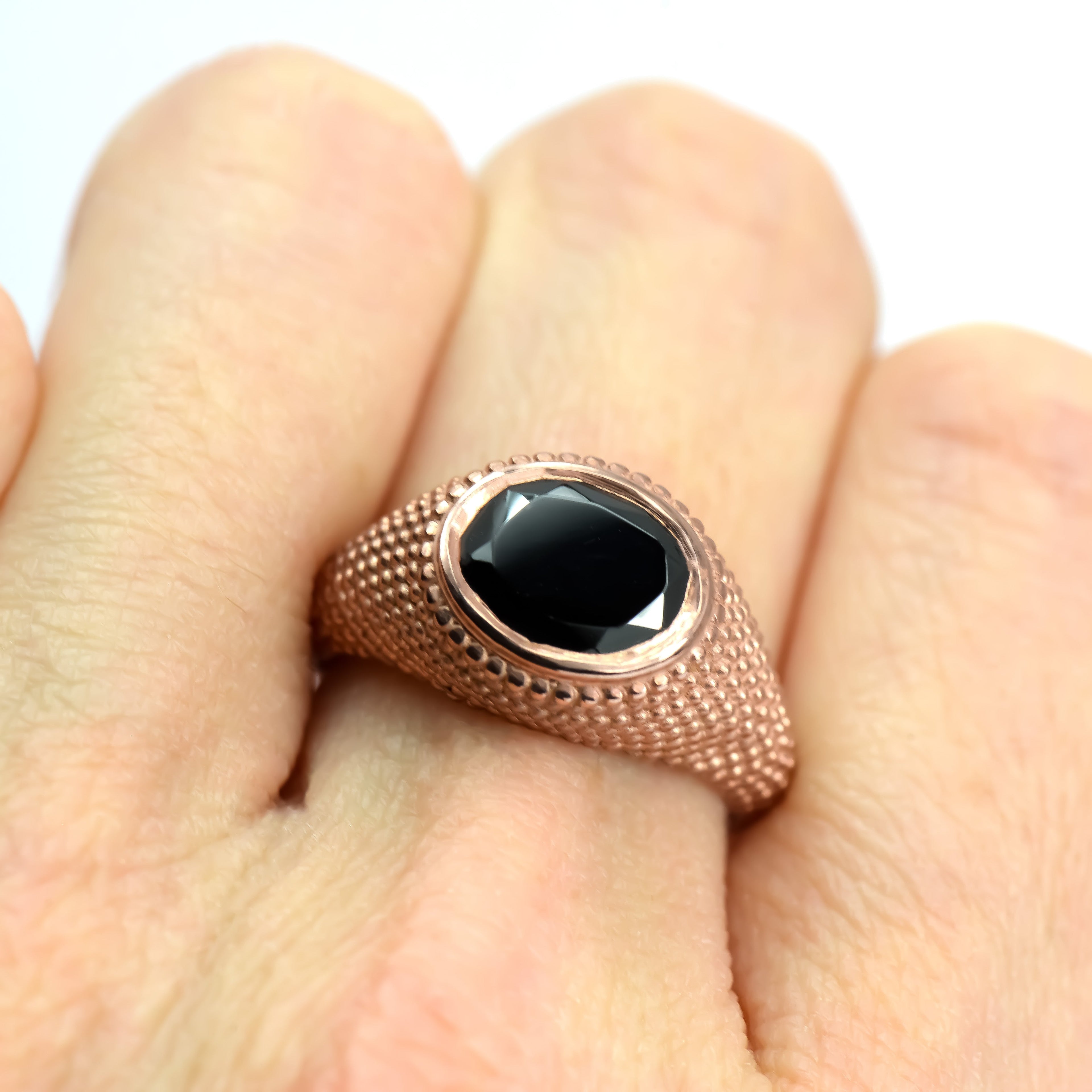Nubia Ovaler Ring aus schwarzem Spinell, Roségold, Größe 7 (US)