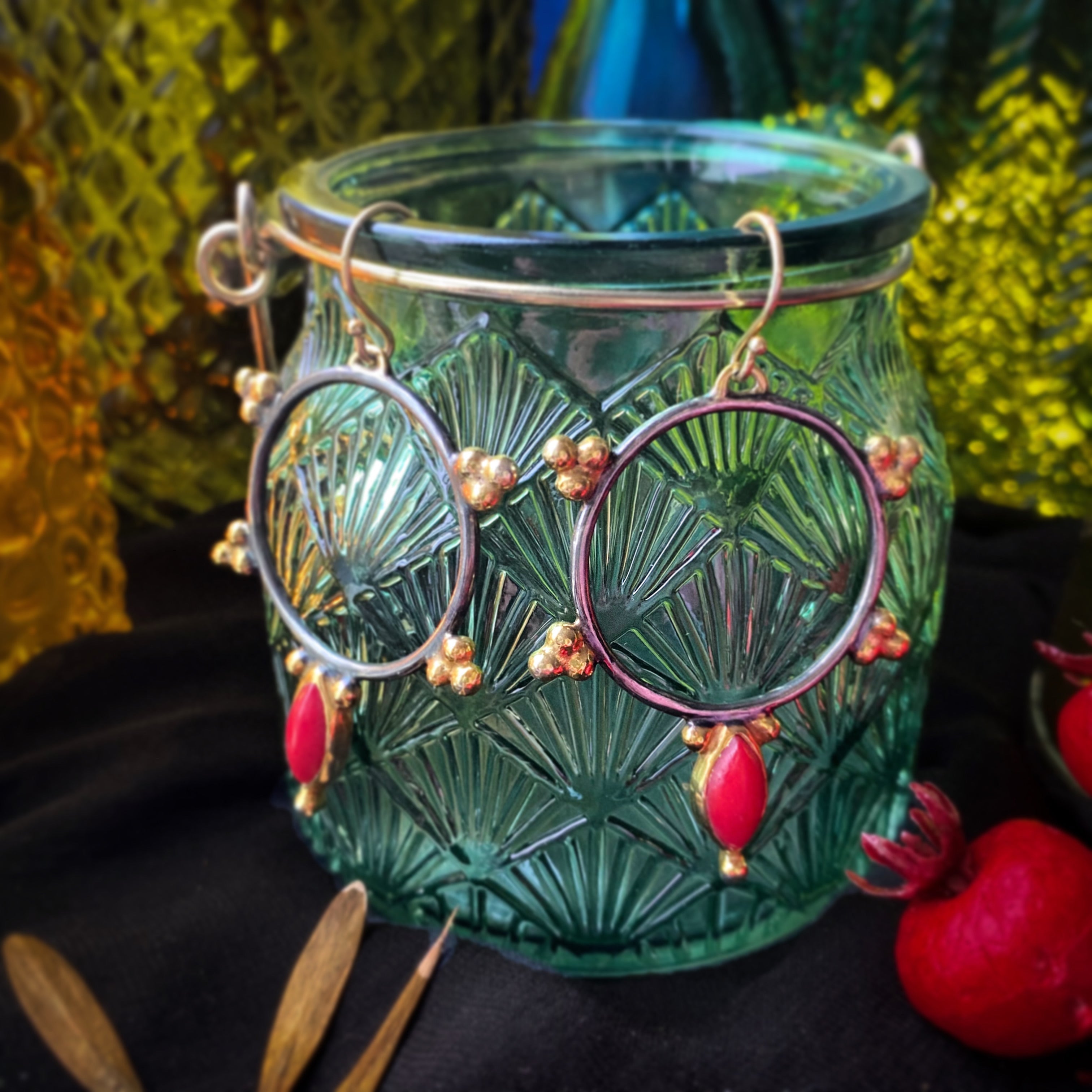 Boucles d'oreilles créoles en corail rouge, noir et or, argent sterling