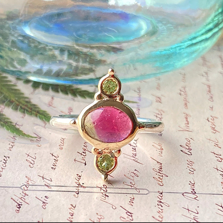 Bague en or jaune 14 carats et argent sterling, sertie de tourmaline pastèque et de péridot (taille US).
