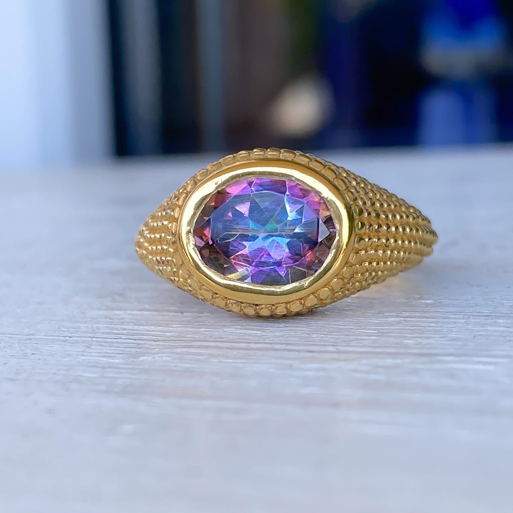 Nubia Oval Purple Mystic Topaz Gelbgoldring Größe 7US