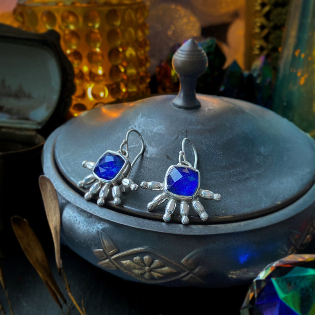 Lapislazuli-Ohrhänger im Tribal-Stil, Sterlingsilber