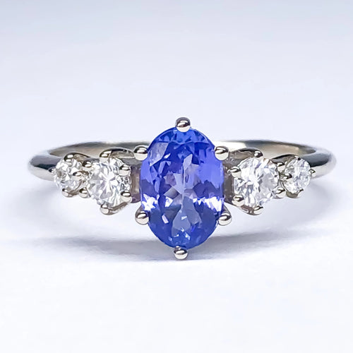 Betty Oval Tanzanite Mossanite Ring